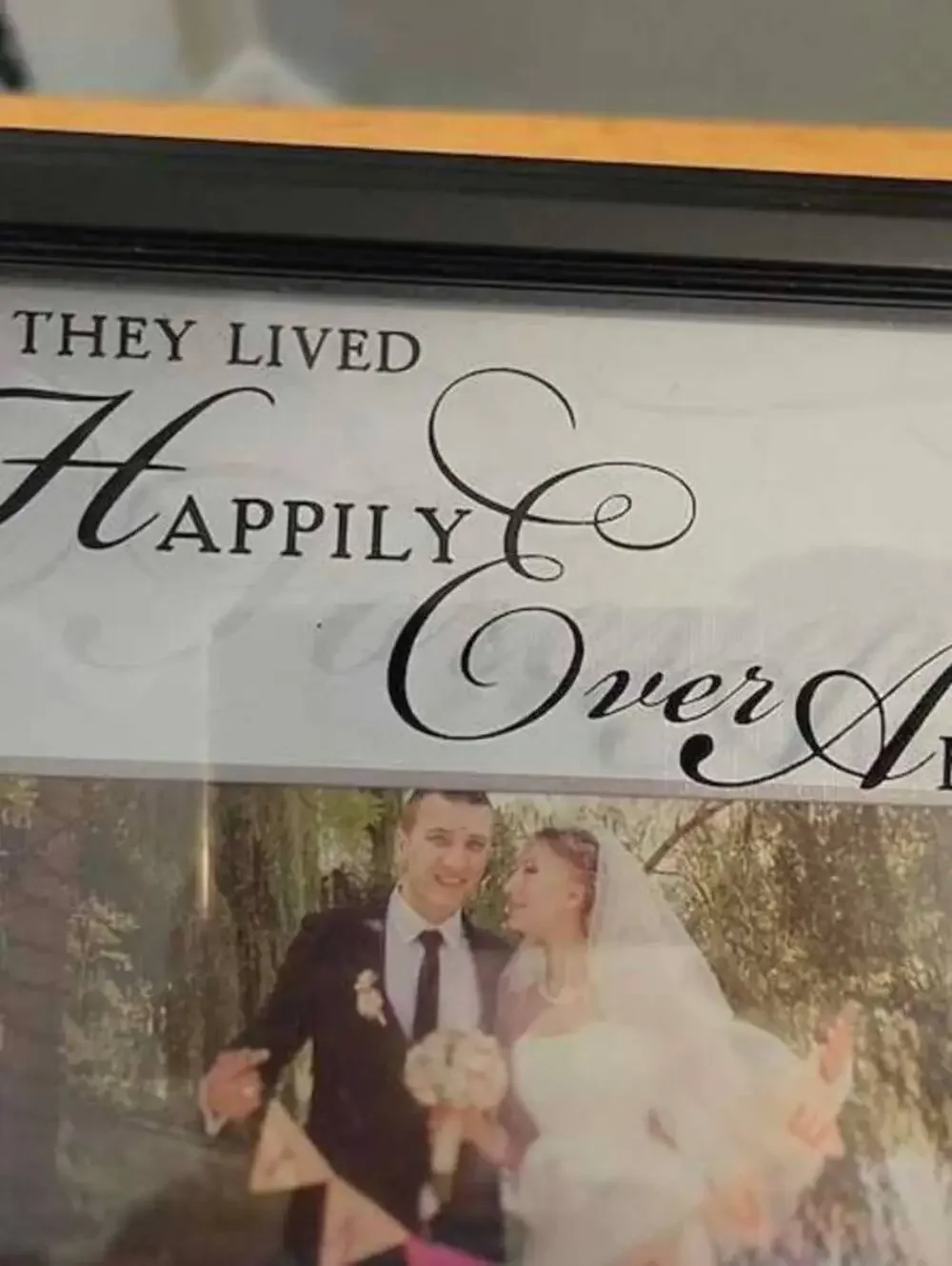 New 4x6 Wedding Photo Frame - Happily Ever After Black Frame